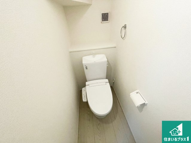 神戸市西区狩場台　第3期　新築一戸建てのトイレ|1・2階の2ヶ所にあるので、朝の忙しい時間の順番待ちもなく、深夜の利用にも大変便利です。