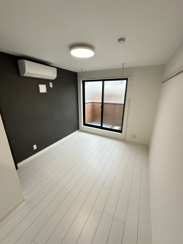 ベイルームリアナ堀ノ内の寝室|広くて明るい寝室