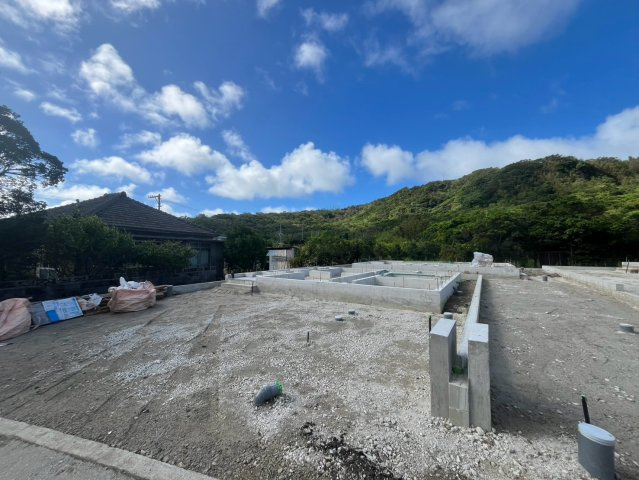 ♥♥南城市佐敷伊原第2-4号棟（全4棟）の前面道路含む現地写真
