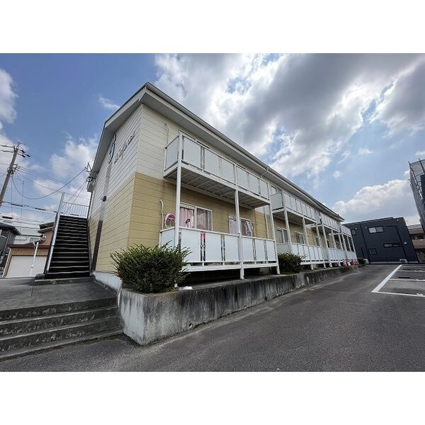 Ｓｕｒｐｌｕｓ　ＵＥＪＩ