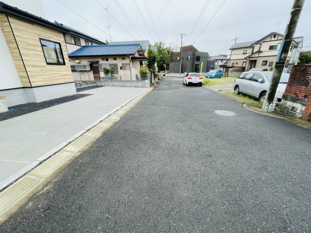 四街道市千代田３丁目４期【現地販売会】の前面道路含む現地写真