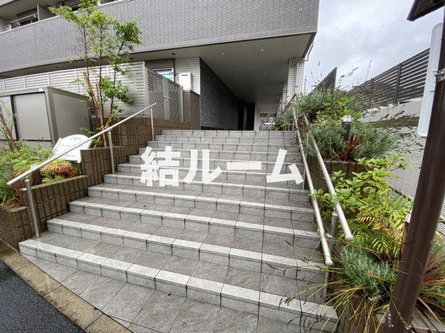 練馬区貫井２丁目の賃貸マンションのエントランス