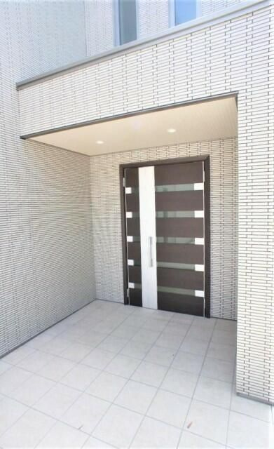 アルム深沢のエントランス