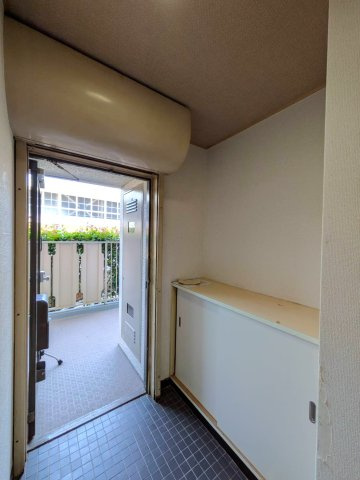 ファミール岡山 1階部分の玄関|◆内玄関の様子です。