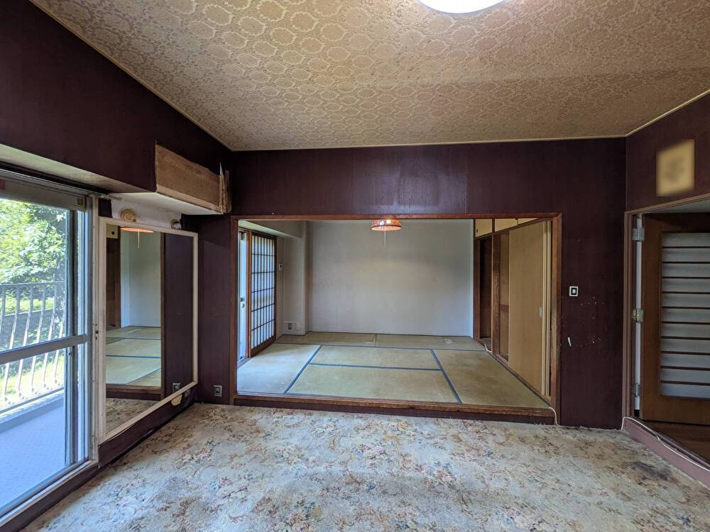 ファミール岡山 1階部分の和室|◆大きな窓から差し込む光でお部屋全体が明るくなります。