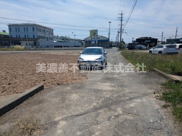 ６６５９１　岐阜市茶屋新田土地の前面道路含む現地写真