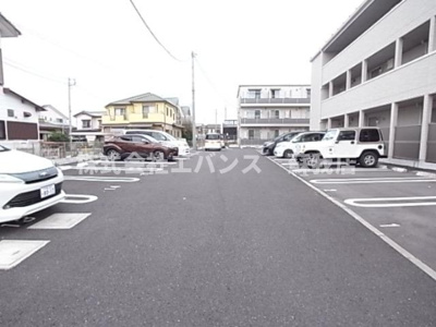 【駐車場】 | ウィングガーデンA棟 | 駐車スペースもあります