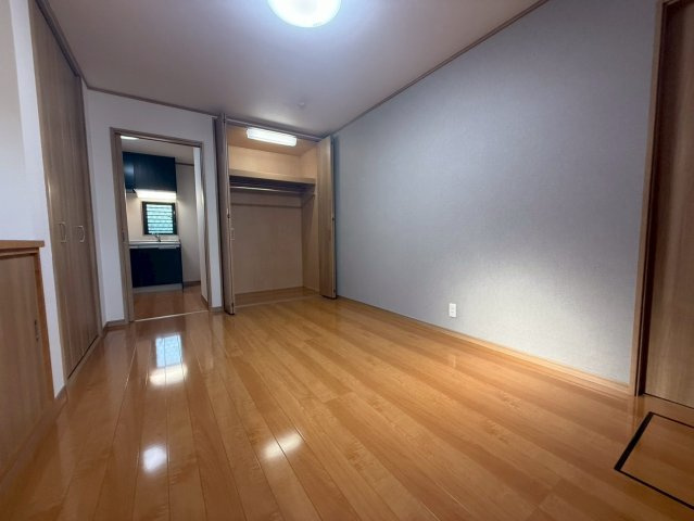【中古戸建】名古屋市南区曽池町2丁目の洋室|【洋室】
◆お子様のお部屋や主寝室、来客時の宿泊室、趣味のお部屋としてもご利用いただけます♪