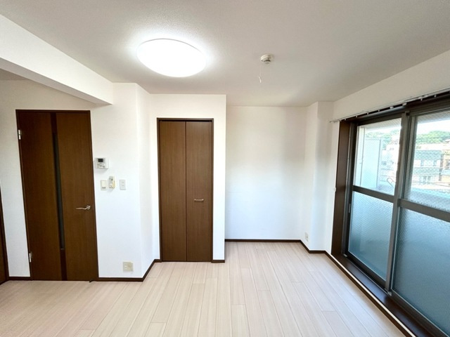 横浜市中区本牧町１丁目の賃貸マンションの寝室|白基調の洋室♪