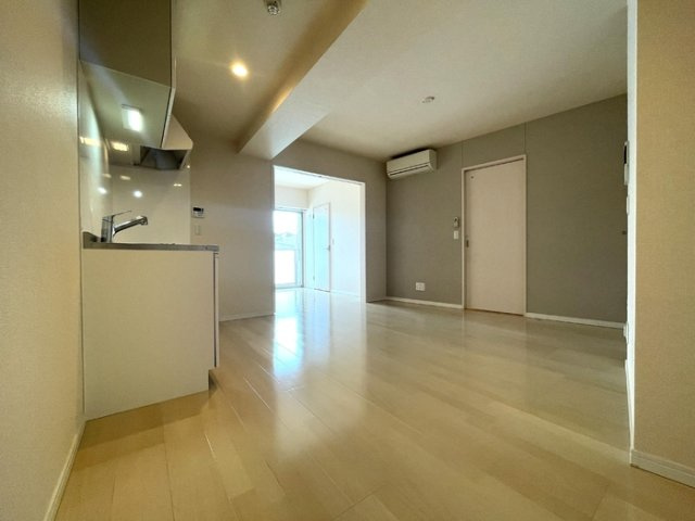 横浜市中区本郷町２丁目の賃貸マンションの寝室|白基調の洋室♪