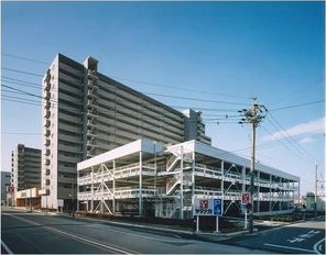 ソーラスフロント富船の駐車場|車をお持ちの方に嬉しい駐車場付きの物件です