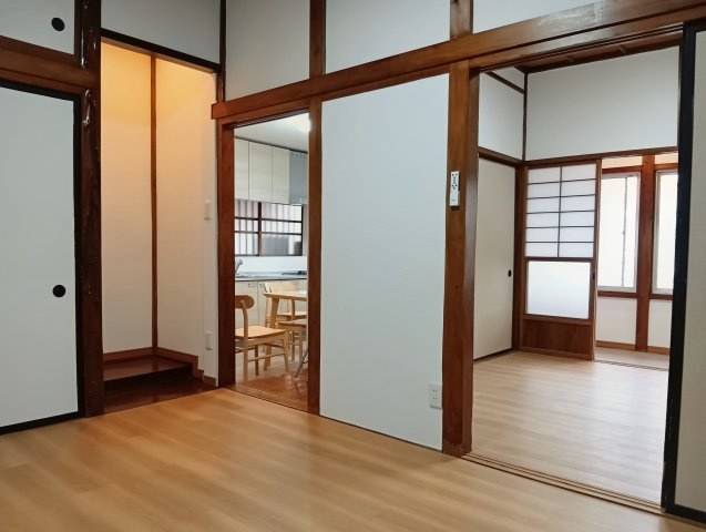 売中古戸建　静岡市清水区蒲原神沢の洋室|開ければ広々、閉めれば快適な個室。家族の時間も、自分の時間も大切にできる、フレキシブルな間取りです。
