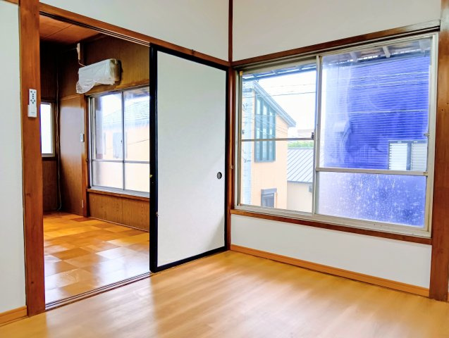売中古戸建　静岡市清水区蒲原神沢の洋室|明るさと開放感が魅力の2階洋室。続き間ならではの自由な使い方で、暮らしにゆとりをプラスします。