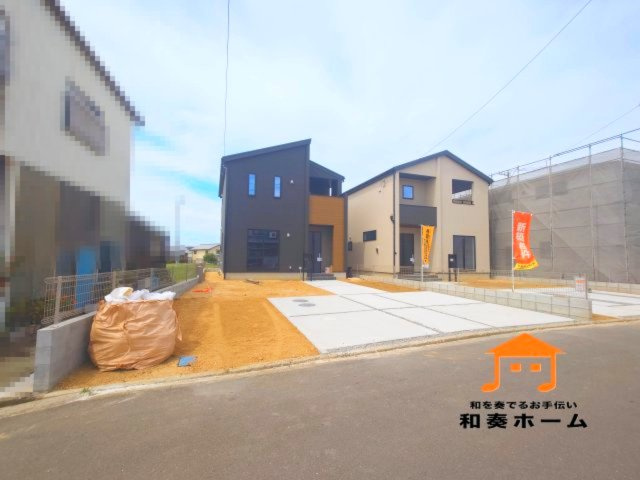 リーブルガーデン高松市仏生山町第七◇2026年度補助金対象の長期優良住宅です！の外観|１号棟外観
広い敷地にゆったりとした配置で住宅が建てられ、日照や通風にも十分に配慮されています。
