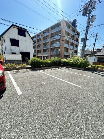 スプランディッドⅠの駐車場|駐車場があるので、車を買う予定の方も安心です