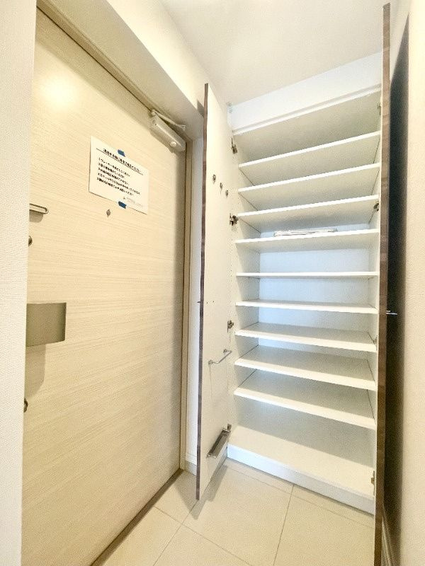 ベルシード池袋本町 の玄関