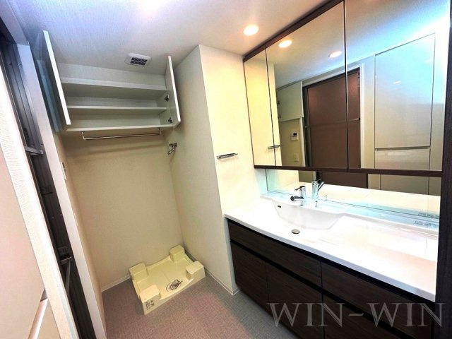 プラウドタワー豊橋の独立洗面台|イメージ（同建物内別部屋の写真です）
