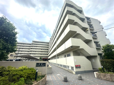 【外観】 | 吹田芙蓉ハイツ | 東海道本線「吹田」駅まで徒歩13分！教育・買物・医療施設まで揃う快適な住環境。