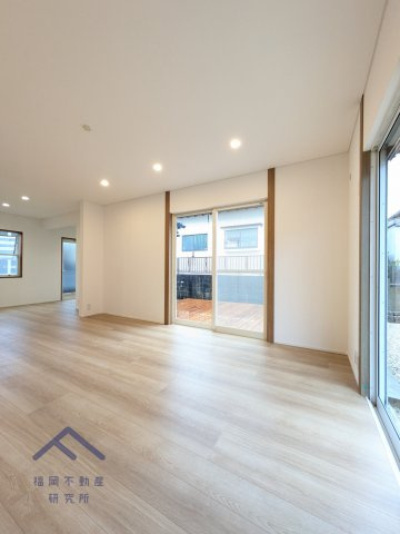 宗像市自由ヶ丘南３丁目　戸建ての居間・リビング