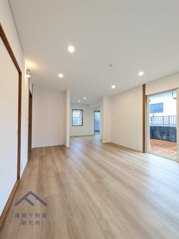 宗像市自由ヶ丘南３丁目　戸建ての居間・リビング