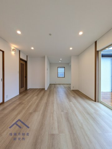 宗像市自由ヶ丘南３丁目　戸建ての居間・リビング