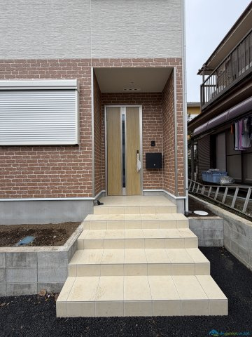 秦野市渋沢第31　新築戸建　全1棟1号棟の玄関