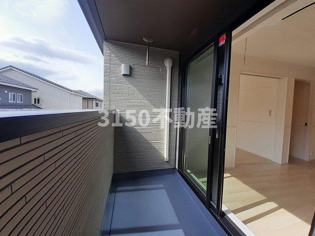 グロリアス丸野のバルコニー|外からの目が気にならないバルコニーで洗濯物が干せます