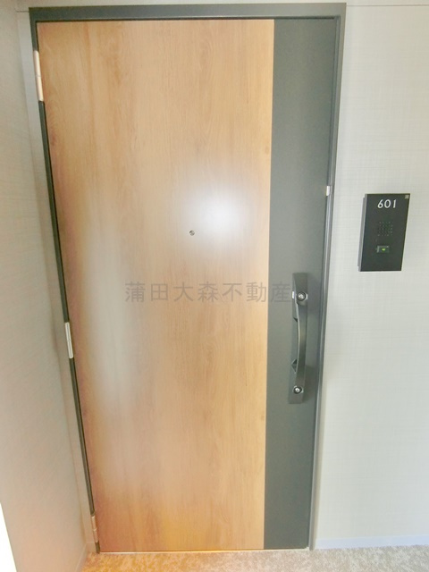 プライムネクサス大森北の玄関
