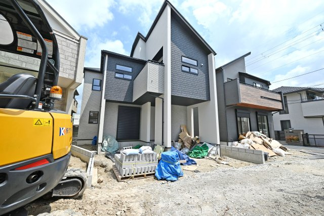 ブルーミングガーデン鈴原町8丁目新築戸建て│4LDK+駐車2台可