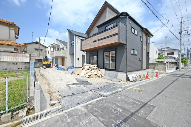 ブルーミングガーデン鈴原町8丁目新築戸建て│4LDK+駐車2台可の間取り|2路線利用可能！暮らしやすい環境にこだわりの間取りの限定3棟堂々誕生いたしました！