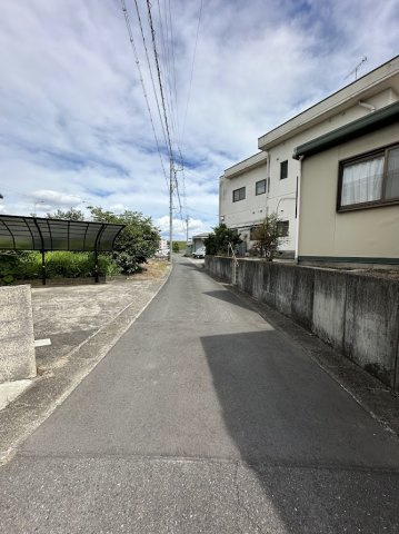 中古住宅　河渡の前面道路含む現地写真