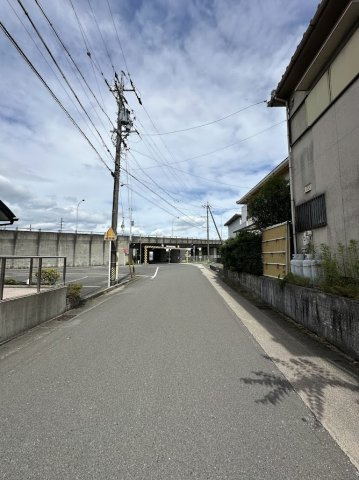 中古住宅　河渡の前面道路含む現地写真