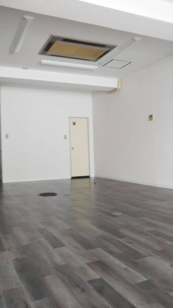 ストーク若水の内装
