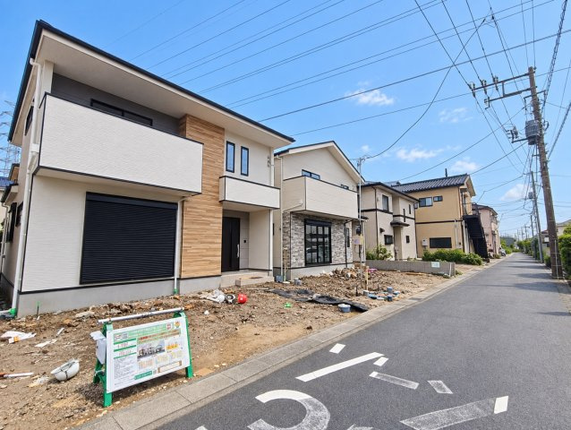 八潮市　鶴ケ曽根　新築戸建　　全3棟の前面道路含む現地写真|前面道路含む現地写真です
