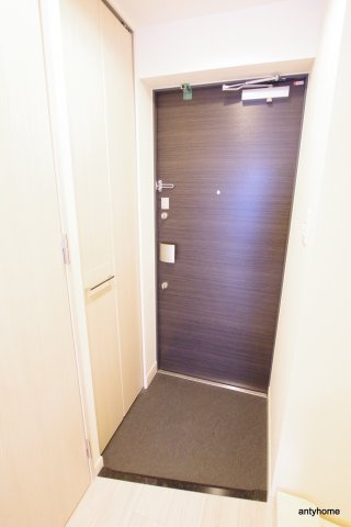 スプランディッド難波WEST 仲介手数料無料の玄関