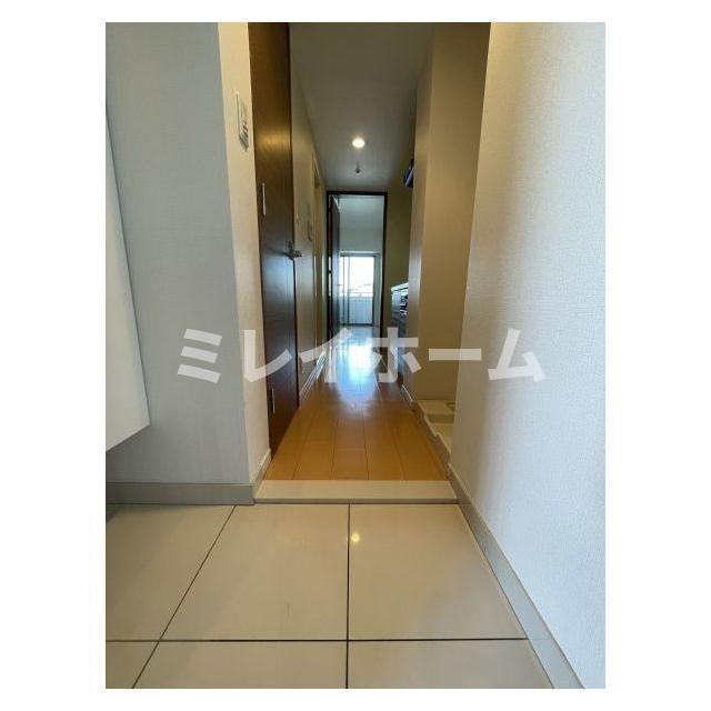 スペーシア梅屋敷の玄関