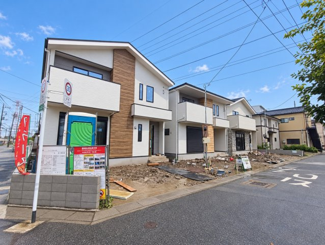八潮市　鶴ケ曽根　新築戸建　　全3棟の前面道路含む現地写真|前面道路含む現地写真です