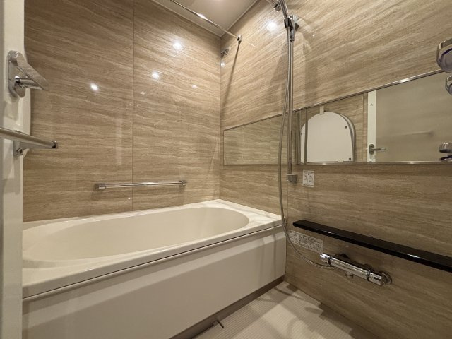 グランドメゾン新梅田タワー THE CLUB RESIDENCEの浴室