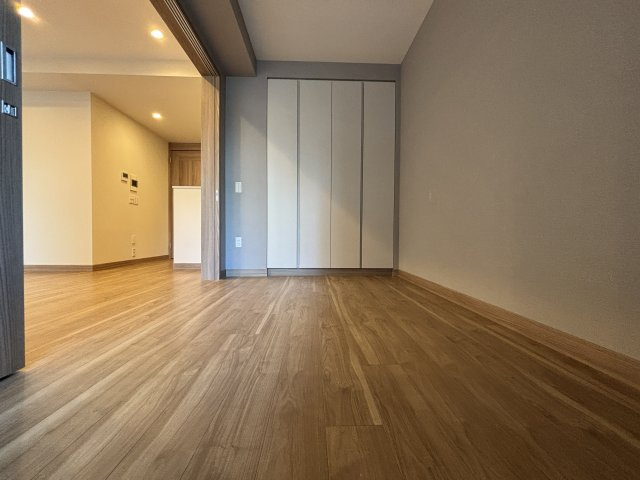 グランドメゾン新梅田タワー THE CLUB RESIDENCEの洋室