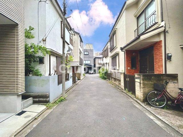 荒川区西尾久6丁目中古住宅の前面道路含む現地写真|全面道路