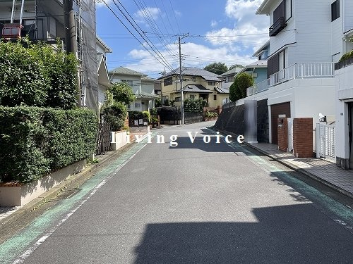 【仲介手数料０円】海老名市上今泉5丁目　中古一戸建ての前面道路含む現地写真|海老名市上今泉5丁目　中古一戸建て
