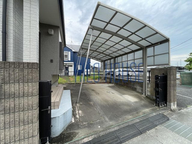 今成3丁目戸建の駐車場