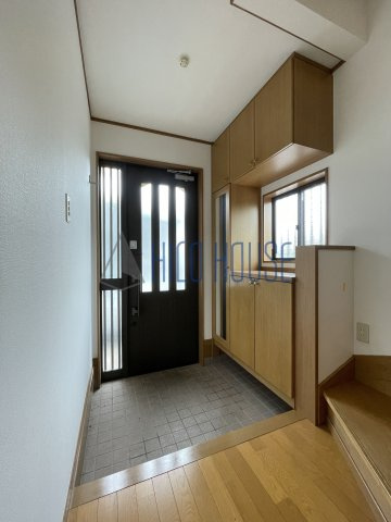 今成3丁目戸建の玄関