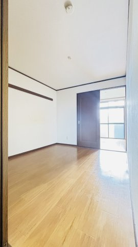 サンパーク六番館の居間・リビング