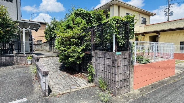 サンパーク六番館のエントランス