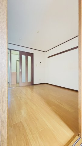 サンパーク六番館の居間・リビング