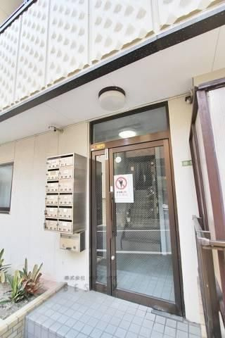 小石川ヒルズのエントランス|落ち着いたエントランスです