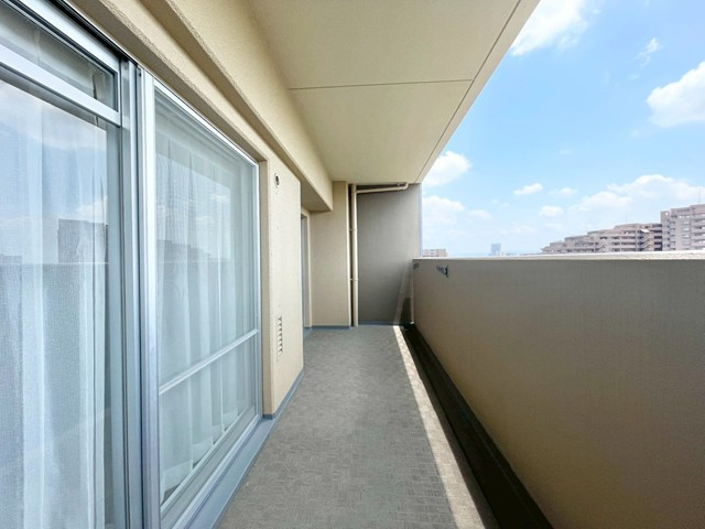 【バルコニー】 | パレ千里壱号棟 | こちらのサイトに掲載されている全ての物件が、当社にてご紹介可能です！気になる物件がありましたら、弊社スタッフまでお気軽にお問合せ下さいま