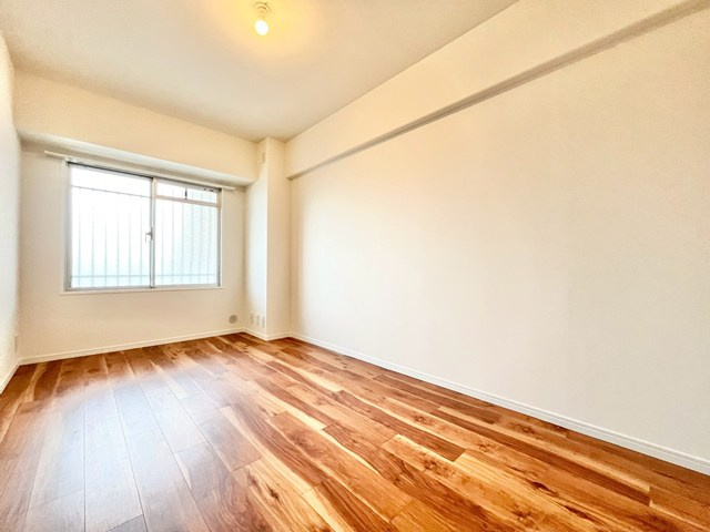 【内装】 | パレ千里壱号棟 | 現在ご返済中のカーローン・カードローン・教育ローンなどを住宅ローンに一本化したり、家具家電購入費用・引越し費用を住宅ローンと組み合わせるなど、お客さまにメリットの多い住宅ローンのご提案が可能です。