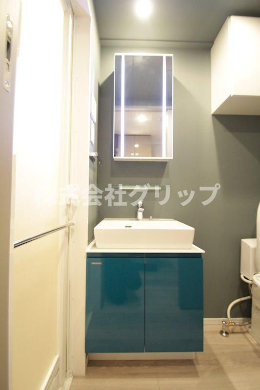 Log鶴見の独立洗面台